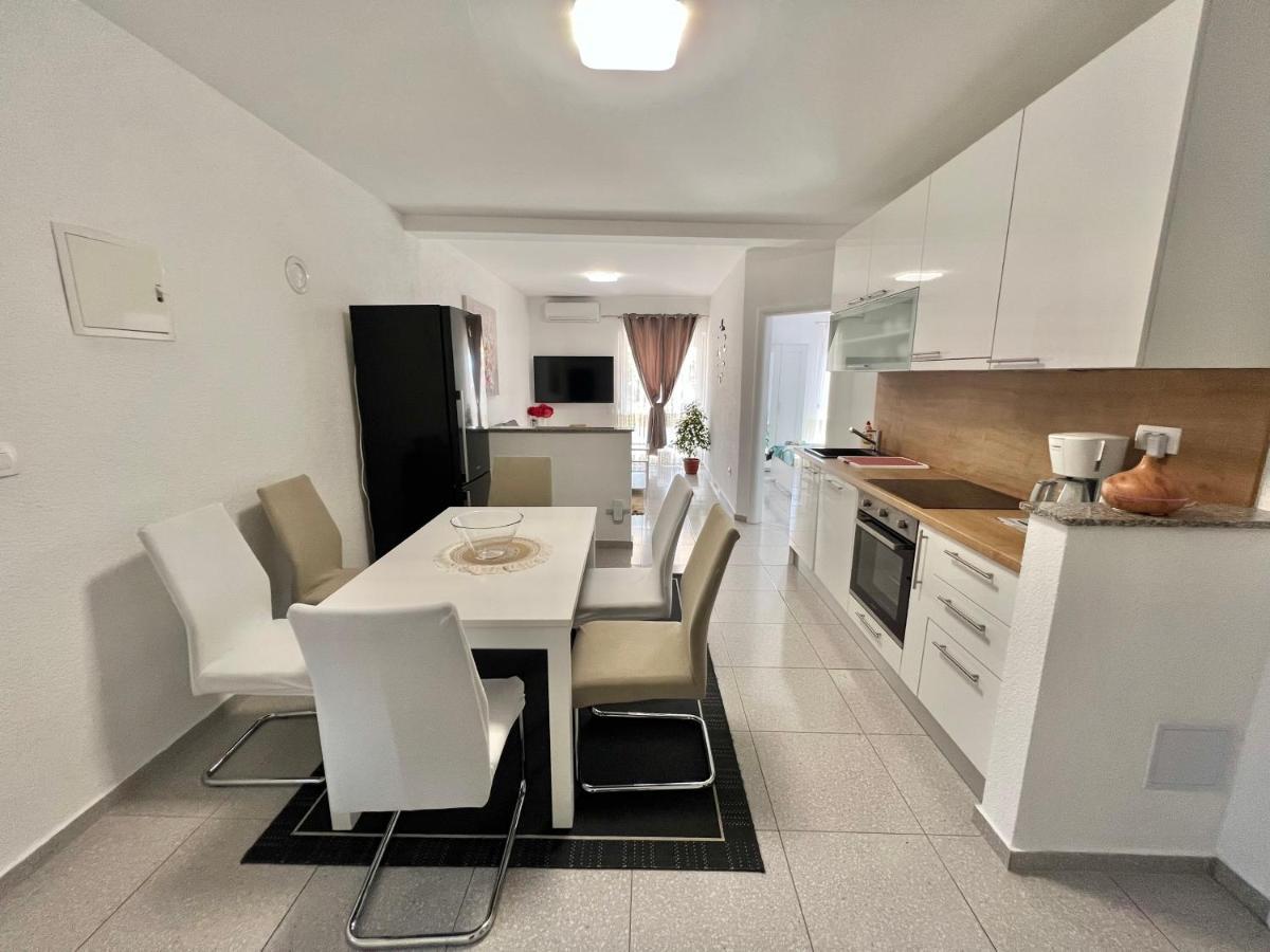 Apartmani Ana Dramalj Εξωτερικό φωτογραφία